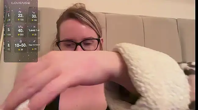redheadrosie69 online show from 02/15/25, 08:22