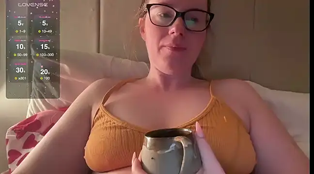 redheadrosie69 online show from 02/17/25, 06:31