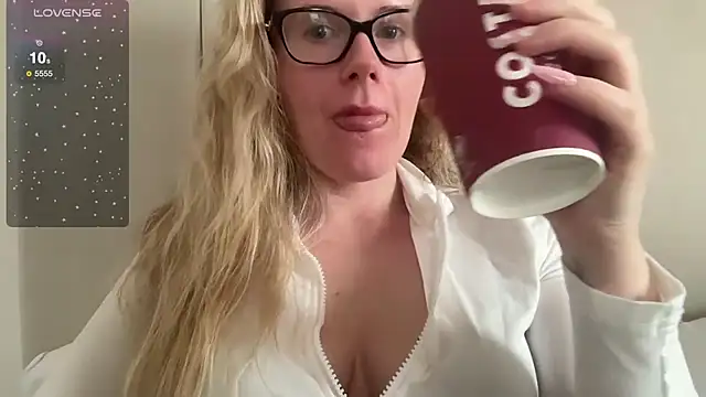 redheadrosie69 online show from 02/23/25, 02:25