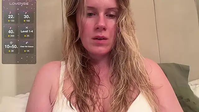 redheadrosie69 online show from 03/07/25, 07:38