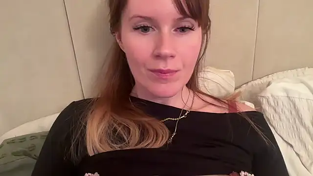 redheadrosie69 online show from 11/12/25, 07:46