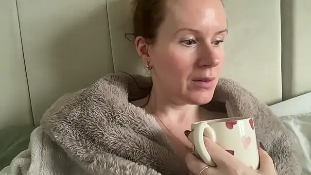 redheadrosie69 online show from 02/18/26, 10:00