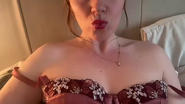 redheadrosie69 online show from 03/09/26, 08:13