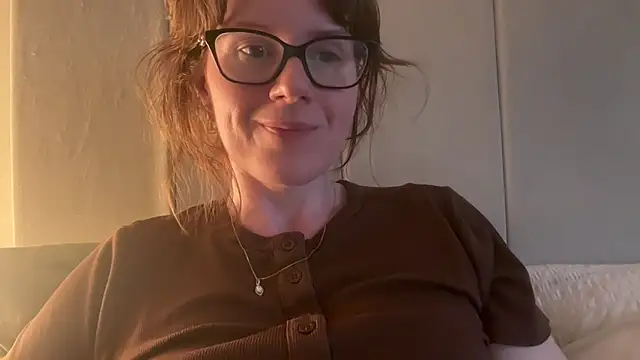 redheadrosie69 online show from 05/05/26, 07:11