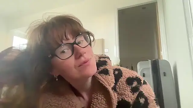 redheadrosie69 online show from 06/11/26, 04:54