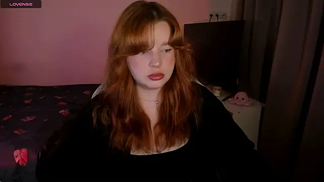 Snapshot of _Lisa_x chatting on 12/04/24, 05:16  Lisa x online show from 12/04/24, 05:16