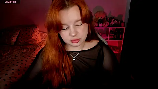 Snapshot of _Lisa_x chatting on 10/12/25, 12:26  Lisa x online show from 10/12/25, 12:26