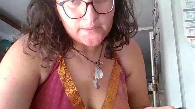 juicyrubies online show from 10/05/25, 10:02