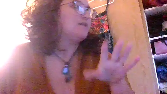 juicyrubies online show from 10/29/25, 01:02