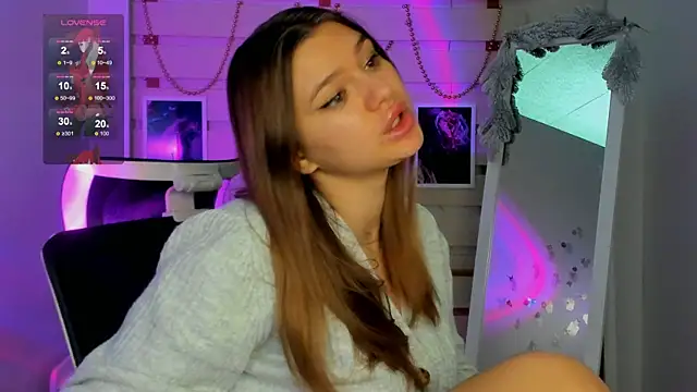 Snapshot of Josephine_Kiss chatting on 12/10/24, 02:48 Josephine Kiss online show from 12/10/24, 02:48