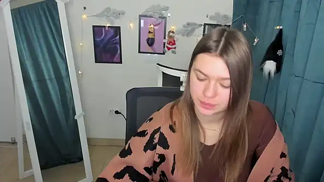 Snapshot of Josephine_Kiss chatting on 12/14/24, 07:51 Josephine Kiss online show from 12/14/24, 07:51
