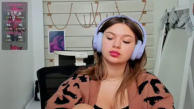 Snapshot of Josephine_Kiss chatting on 01/11/25, 11:34 Josephine Kiss online show from 01/11/25, 11:34