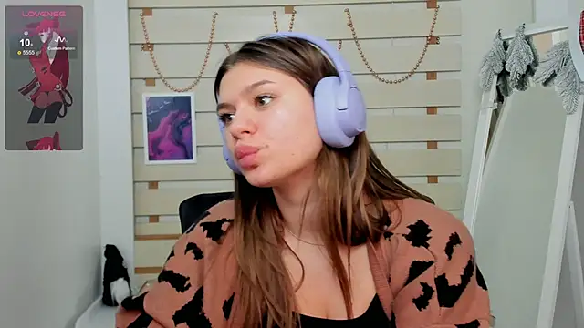 Snapshot of Josephine_Kiss chatting on 01/11/25, 05:40 Josephine Kiss online show from 01/11/25, 05:40