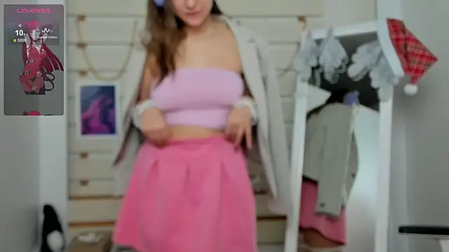 Snapshot of Josephine_Kiss chatting on 01/17/25, 10:00 Josephine Kiss online show from 01/17/25, 10:00