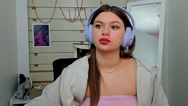 Snapshot of Josephine_Kiss chatting on 01/19/25, 11:01 Josephine Kiss online show from 01/19/25, 11:01