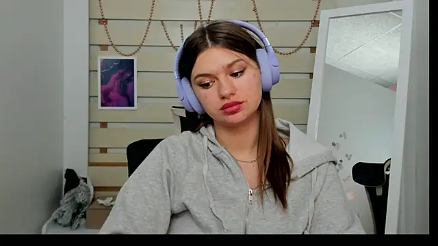 Snapshot of Josephine_Kiss chatting on 01/19/25, 02:17 Josephine Kiss online show from 01/19/25, 02:17