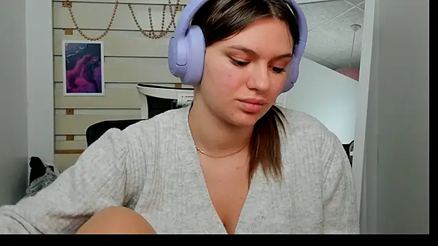 Snapshot of Josephine_Kiss chatting on 01/21/25, 04:05 Josephine Kiss online show from 01/21/25, 04:05