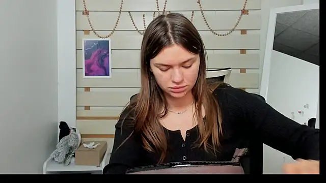Snapshot of Josephine_Kiss chatting on 01/23/25, 07:00 Josephine Kiss online show from 01/23/25, 07:00