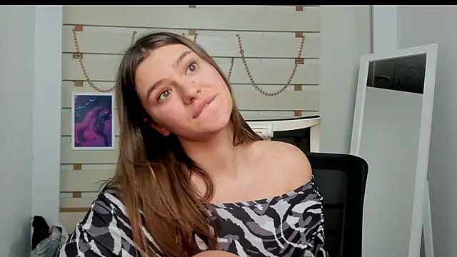 Snapshot of Josephine_Kiss chatting on 02/05/25, 11:39 Josephine Kiss online show from 02/05/25, 11:39