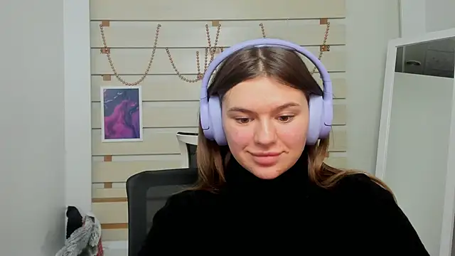 Snapshot of Josephine_Kiss chatting on 02/07/25, 08:31 Josephine Kiss online show from 02/07/25, 08:31