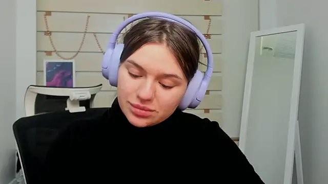 Snapshot of Josephine_Kiss chatting on 02/09/25, 01:03 Josephine Kiss online show from 02/09/25, 01:03