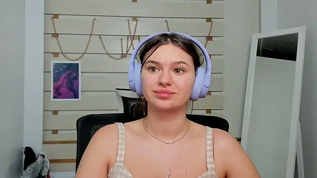 Snapshot of Josephine_Kiss chatting on 02/09/25, 04:07 Josephine Kiss online show from 02/09/25, 04:07