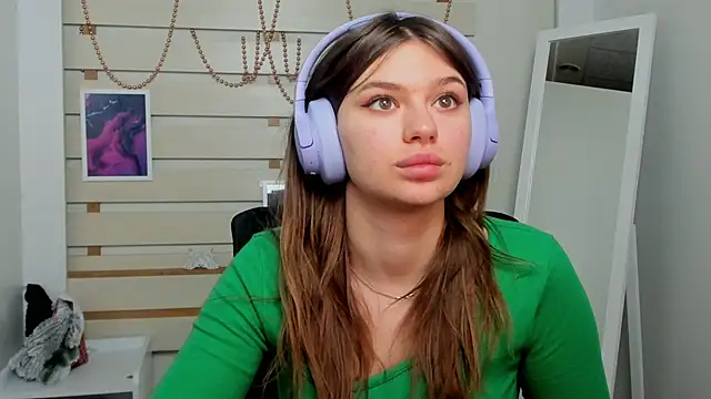 Snapshot of Josephine_Kiss chatting on 02/10/25, 04:36 Josephine Kiss online show from 02/10/25, 04:36