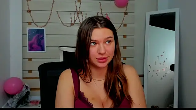 Snapshot of Josephine_Kiss chatting on 02/12/25, 10:37 Josephine Kiss online show from 02/12/25, 10:37