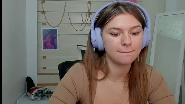 Snapshot of Josephine_Kiss chatting on 02/19/25, 04:33 Josephine Kiss online show from 02/19/25, 04:33