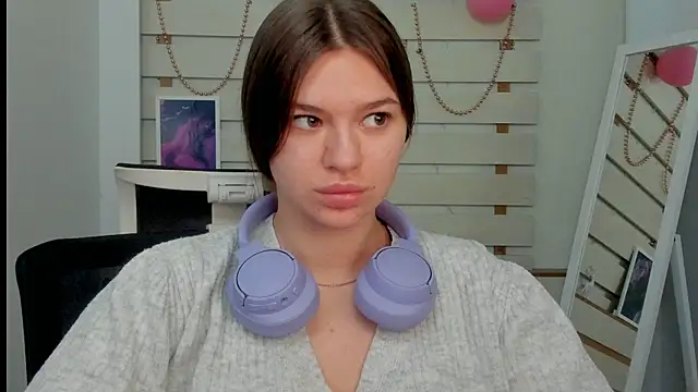 Snapshot of Josephine_Kiss chatting on 02/24/25, 01:10 Josephine Kiss online show from 02/24/25, 01:10