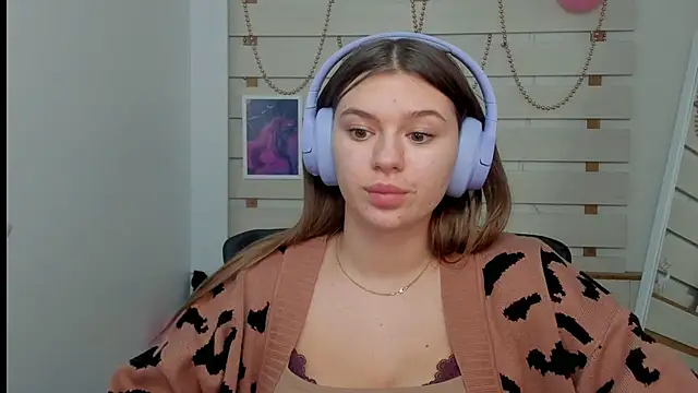 Snapshot of Josephine_Kiss chatting on 02/26/25, 01:52 Josephine Kiss online show from 02/26/25, 01:52