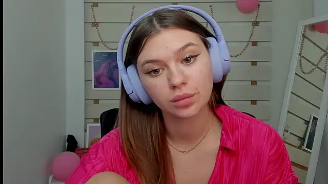 Snapshot of Josephine_Kiss chatting on 02/26/25, 04:56 Josephine Kiss online show from 02/26/25, 04:56
