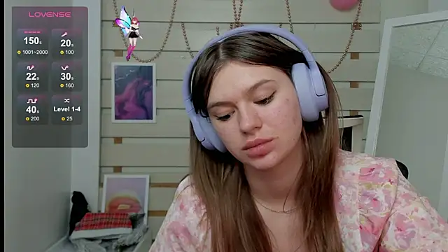 Snapshot of Josephine_Kiss chatting on 03/08/25, 01:57 Josephine Kiss online show from 03/08/25, 01:57