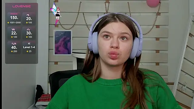 Snapshot of Josephine_Kiss chatting on 03/13/25, 01:07 Josephine Kiss online show from 03/13/25, 01:07