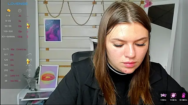 Snapshot of Josephine_Kiss chatting on 09/10/25, 07:47 Josephine Kiss online show from 09/10/25, 07:47