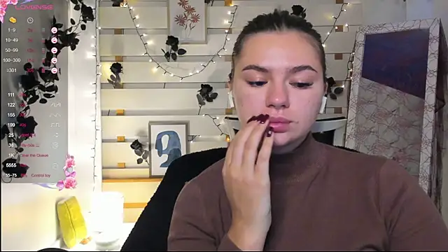 Snapshot of Josephine_Kiss chatting on 10/26/25, 12:55 Josephine Kiss online show from 10/26/25, 12:55
