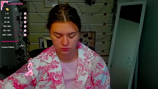 Josephine Kiss online show from 07/29/26, 06:00