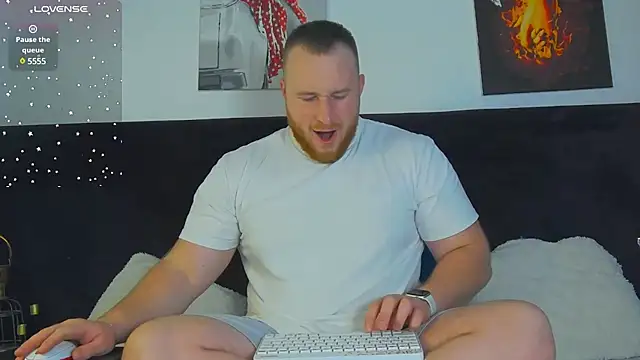 Snapshot of RoddyStill chatting on 01/08/25, 07:45 RoddyStill online show from 01/08/25, 07:45