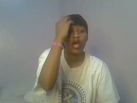 Snapshot of Sweet_Vinkah chatting on 09/30/25, 08:36 Sweet Vinkah online show from 09/30/25, 08:36