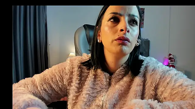 Snapshot of Jayden_Jonnes chatting on 12/28/24, 11:41 Jayden Jonnes online show from 12/28/24, 11:41