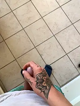 Snapshot of YoungDick25 chatting on 10/02/25, 08:43 YoungDick25 online show from 10/02/25, 08:43