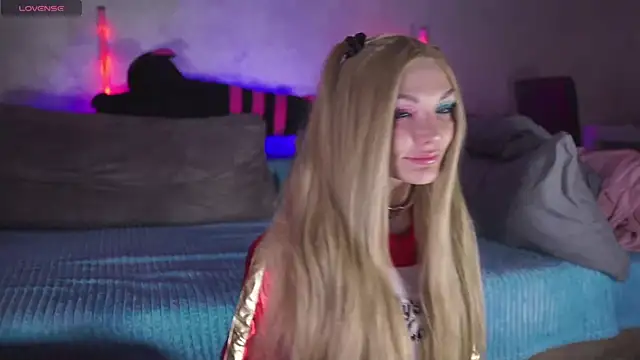 Snapshot of Lady3Holes chatting on 12/02/25, 05:19 Lady3Holes online show from 12/02/25, 05:19