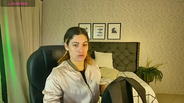 Snapshot of sussy__stone chatting on 01/13/25, 12:35 sussy stone online show from 01/13/25, 12:35
