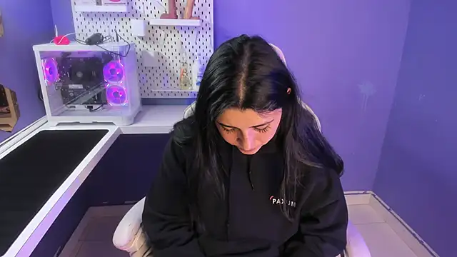 Snapshot of Danna_777_ chatting on 10/19/25, 08:42 Danna 777  online show from 10/19/25, 08:42