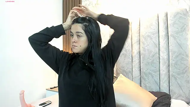 tifany  ross online show from 03/01/25, 02:48