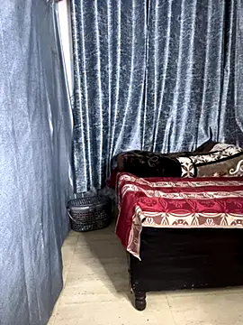 Snapshot of Ritu-Babe chatting on 11/17/25, 06:57 Ritu-Babe online show from 11/17/25, 06:57