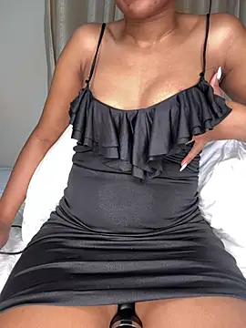 Snapshot of Ravishing_Rubi chatting on 06/14/26, 12:30 Ravishing Rubi online show from 06/14/26, 12:30