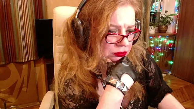 Miss Tress online show from 11/23/25, 09:58