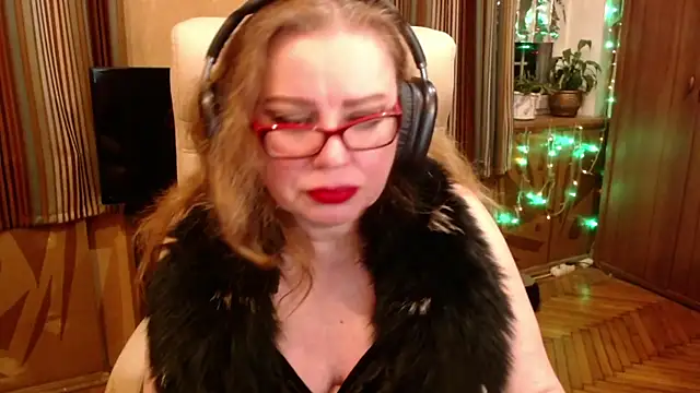 Snapshot of Miss_Tress chatting on 02/25/26, 10:08 Miss Tress online show from 02/25/26, 10:08