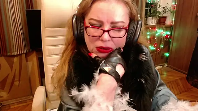 Snapshot of Miss_Tress chatting on 05/15/26, 04:58 Miss Tress online show from 05/15/26, 04:58